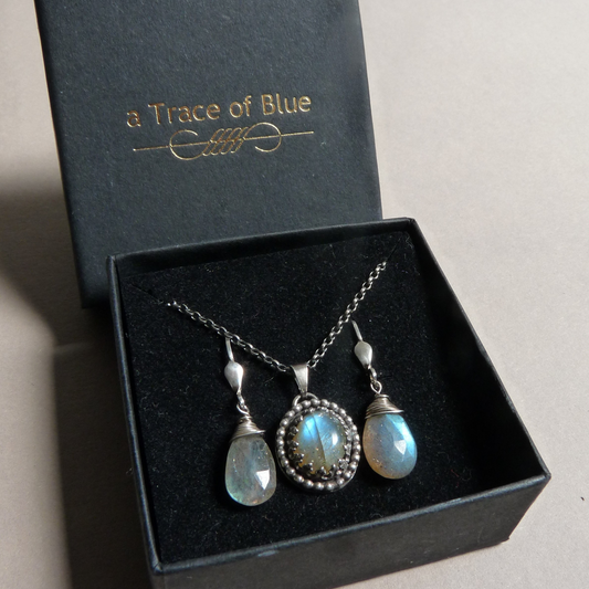 Labradorit Schmuckset – Silberkette &amp; Ohrringe