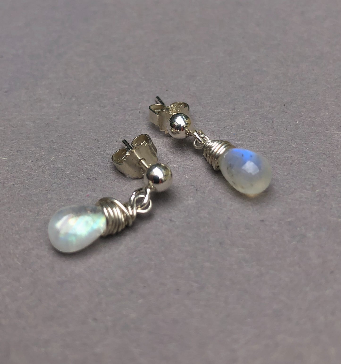 Silver drop earrings with moonstone