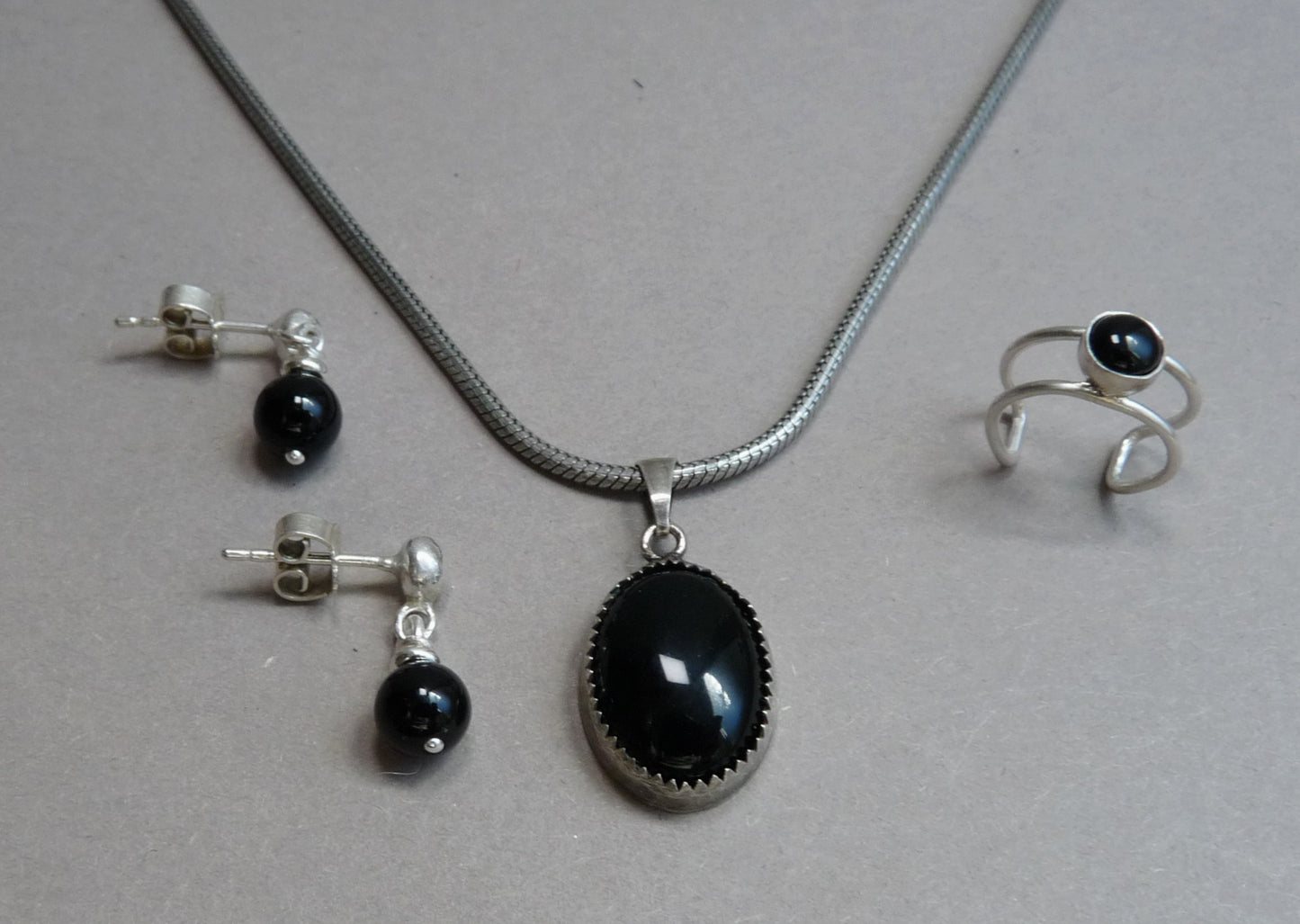 Men's silver necklace with onyx pendant – snake chain