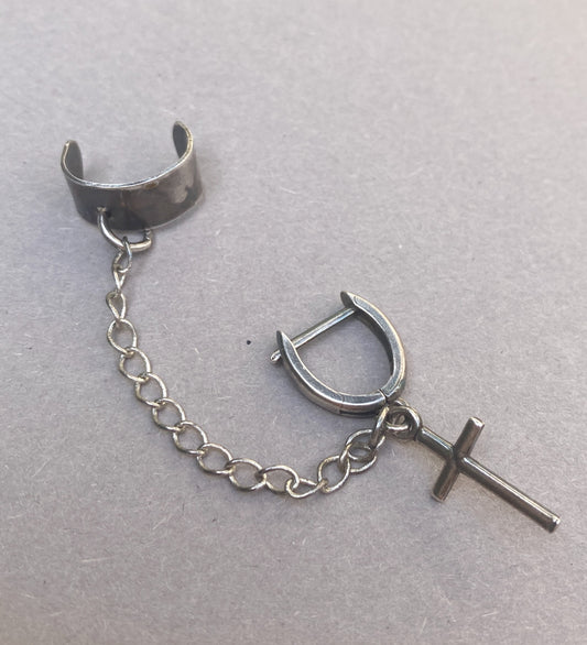 Silberner Herren-Ohrring mit Kette und Ohrring