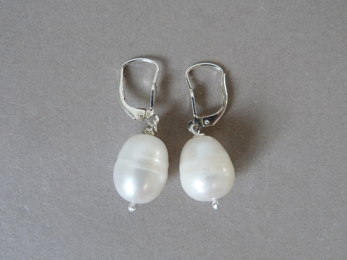 Silver earrings with freshwater pearl, handmade earrings with pearl