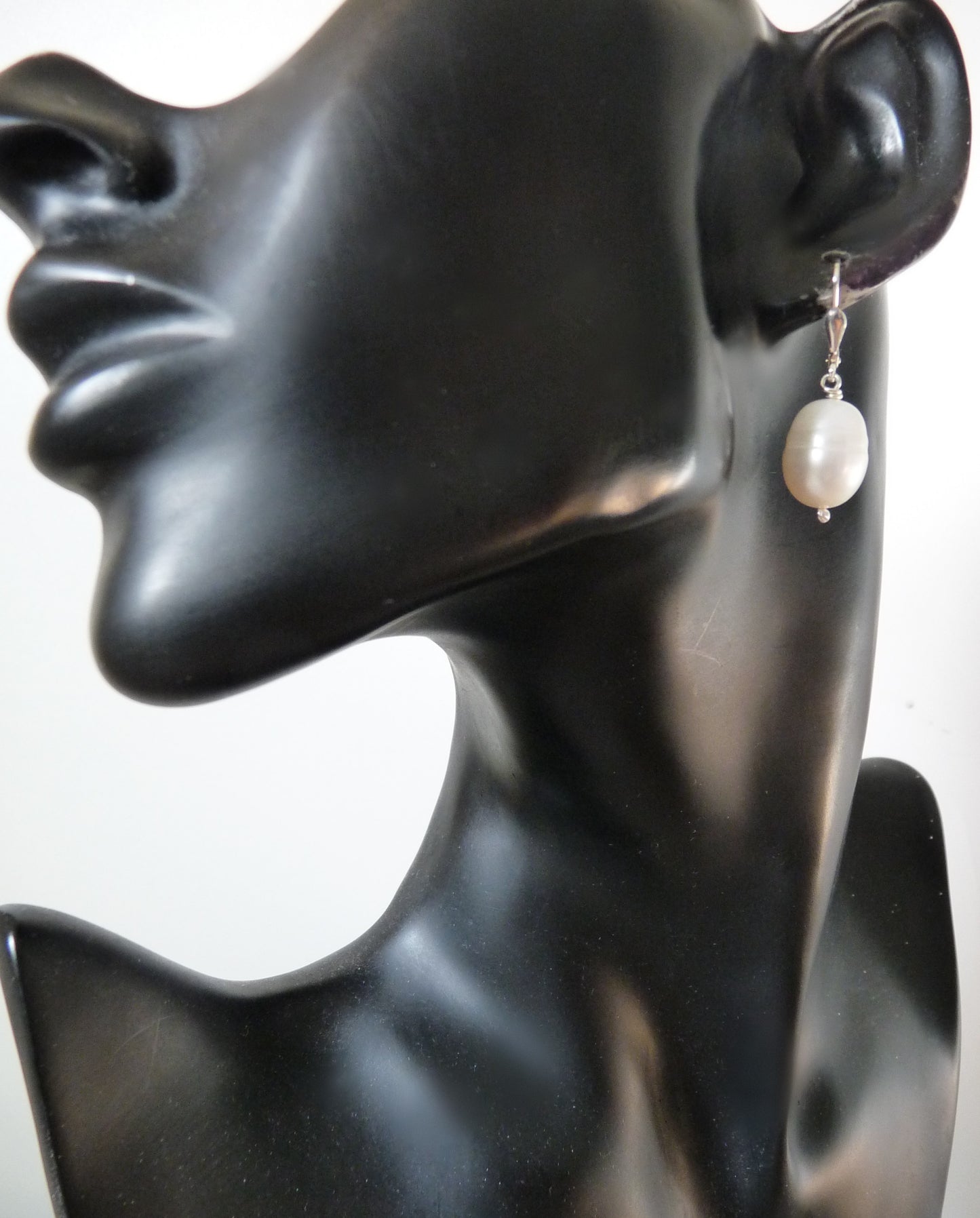 Silver earrings with freshwater pearl, handmade earrings with pearl