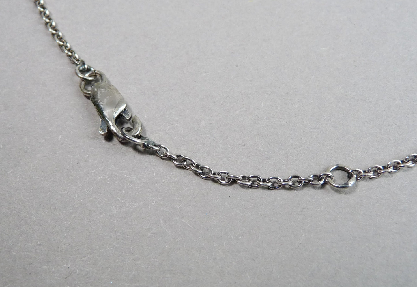 Zeeland knot necklace - Silver pendant necklace with authentic knot