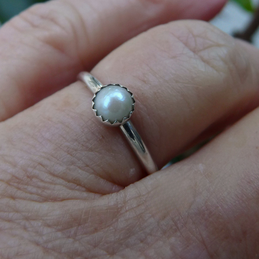 Sterling Silver Sliding Ring with Freshwater Pearl 