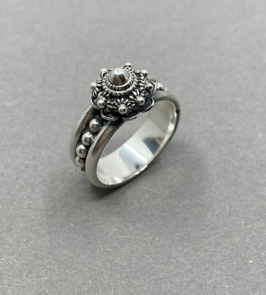 Ring aus Sterlingsilber mit Zeeland-Knoten