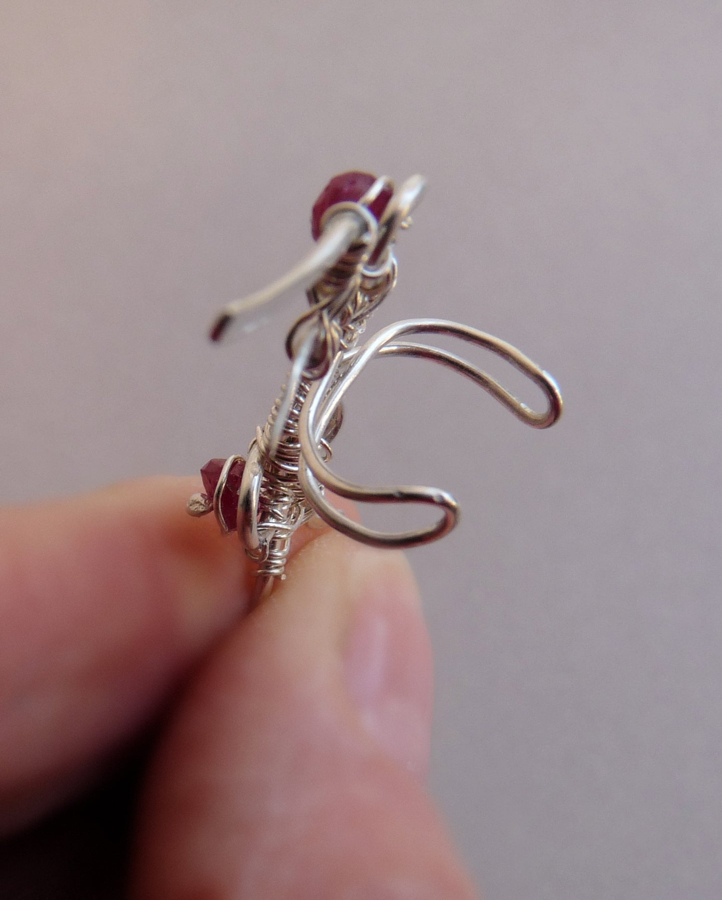 ambachtelijk-zilveren-ear-cuff-draadwerk