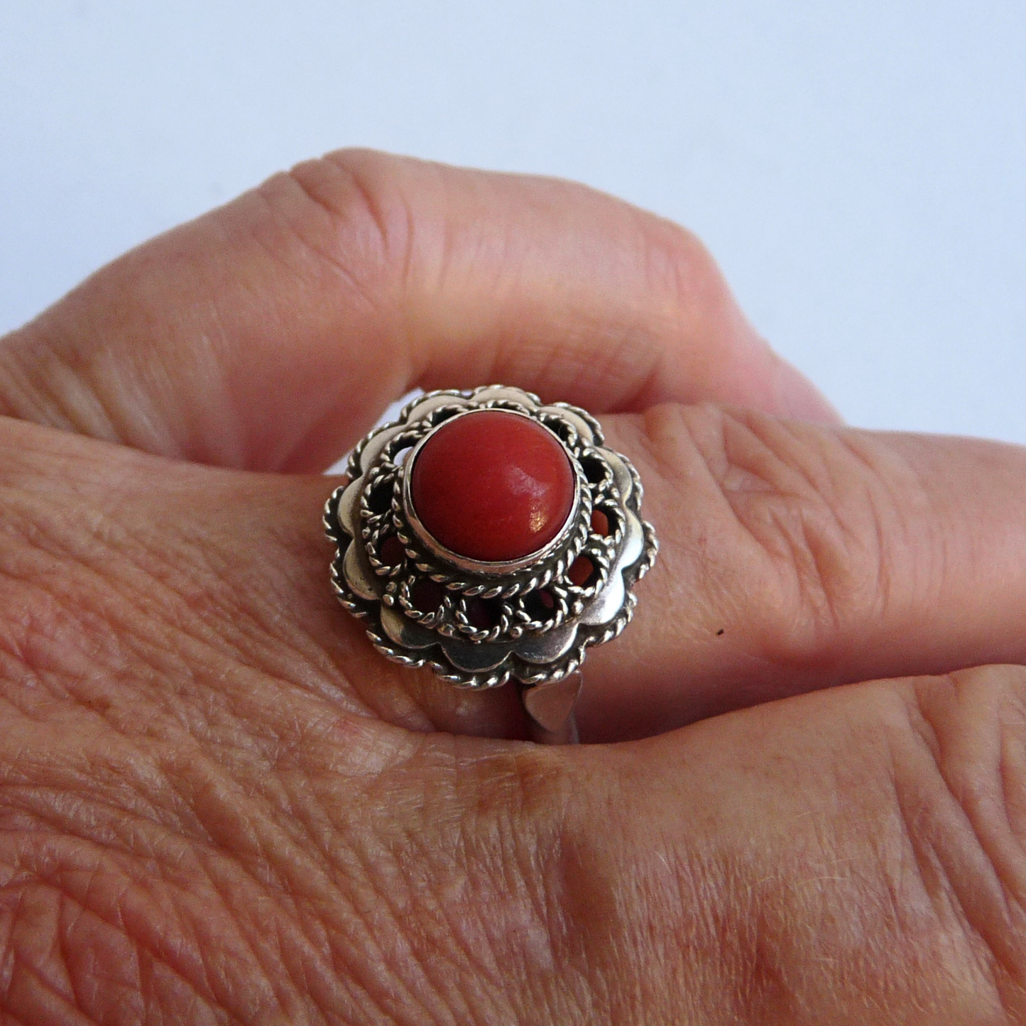 Vintage zilveren ring met Bloedkoraal