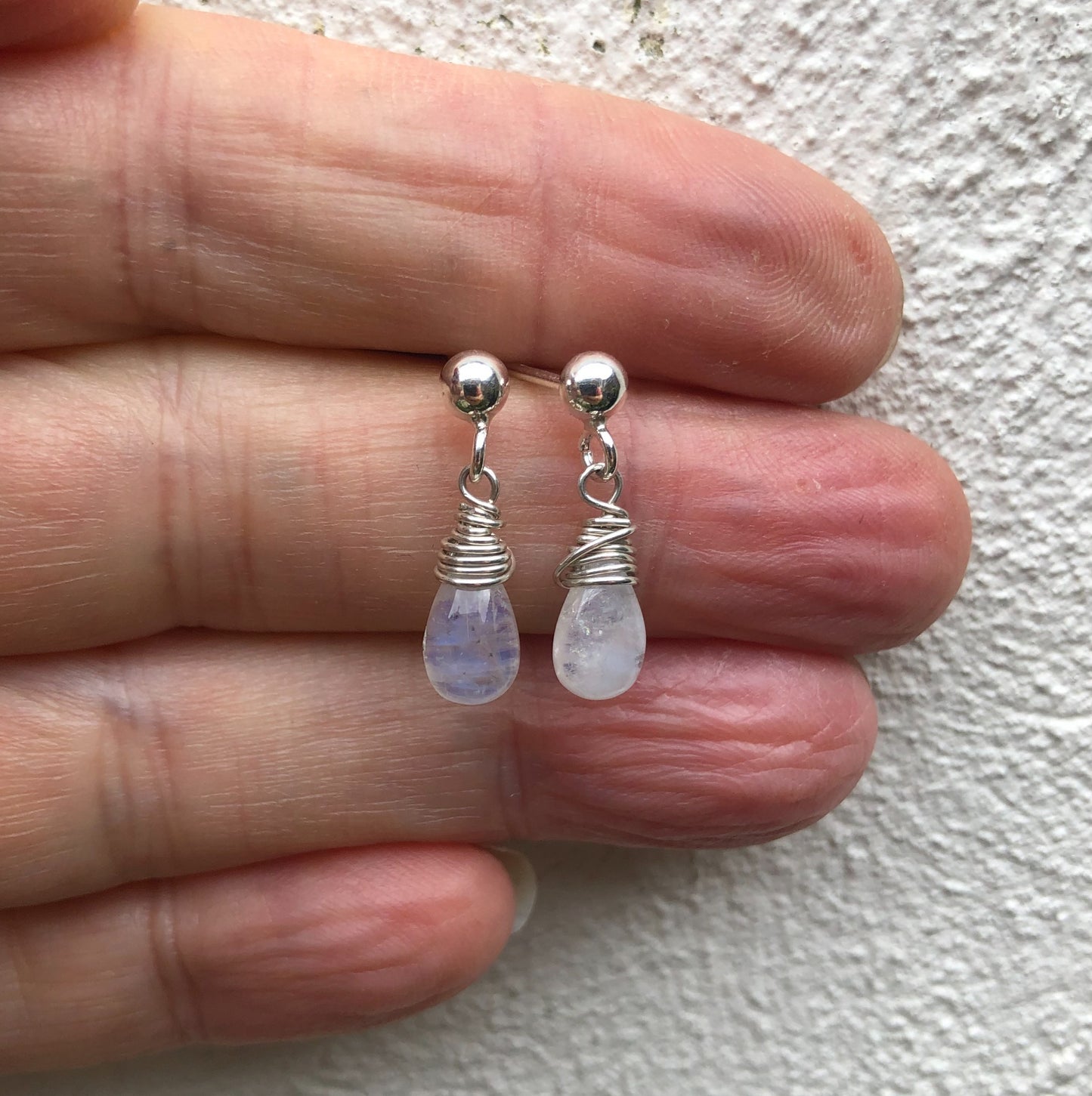 Silver drop earrings with moonstone