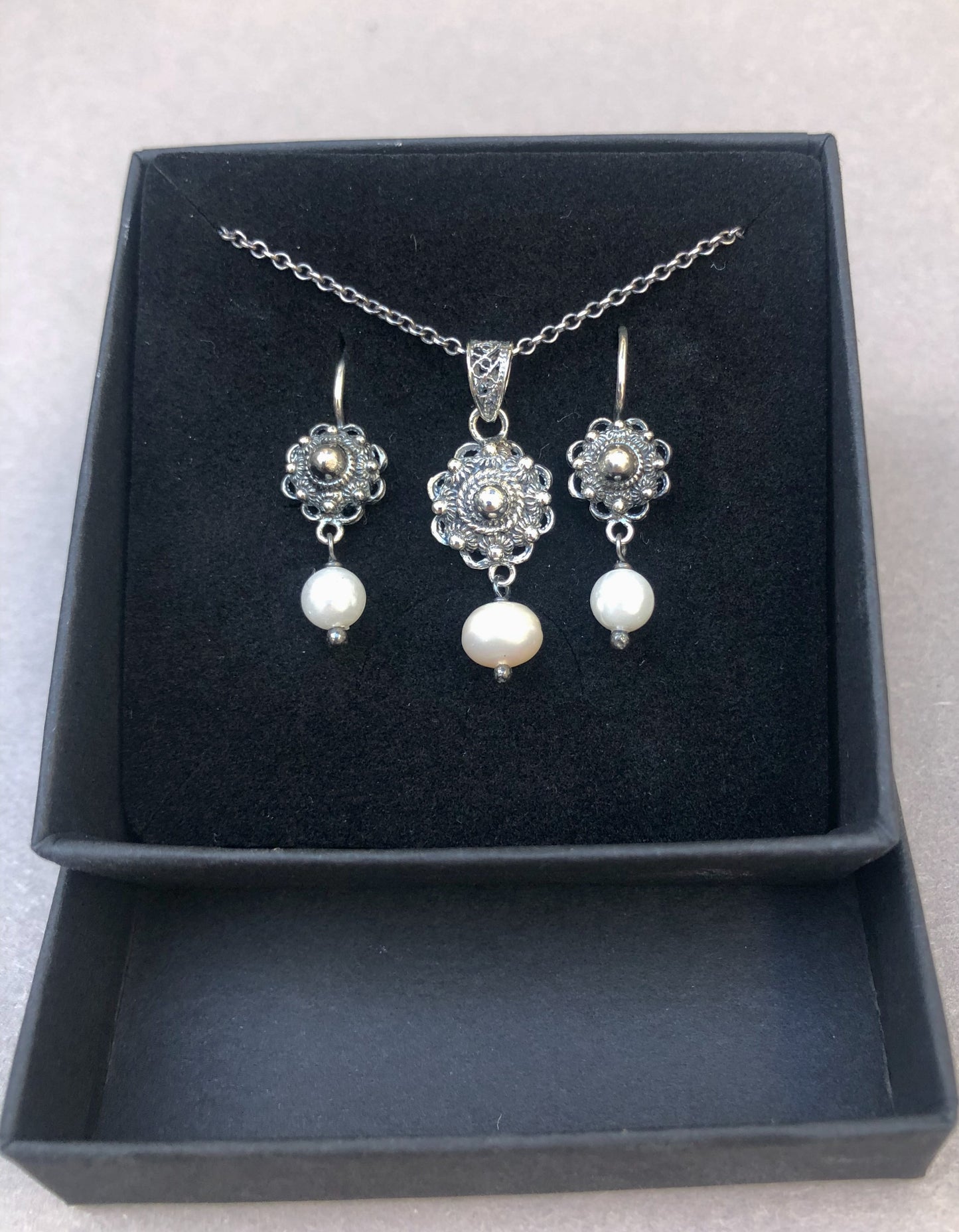 Jewelry Set: Zeeland Knot Earrings &amp; Pendant with Freshwater Pearl