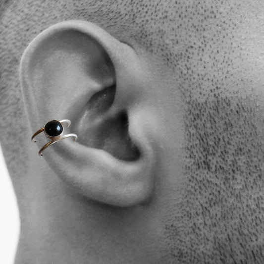 ear-cuff-zilver-met-Onyx