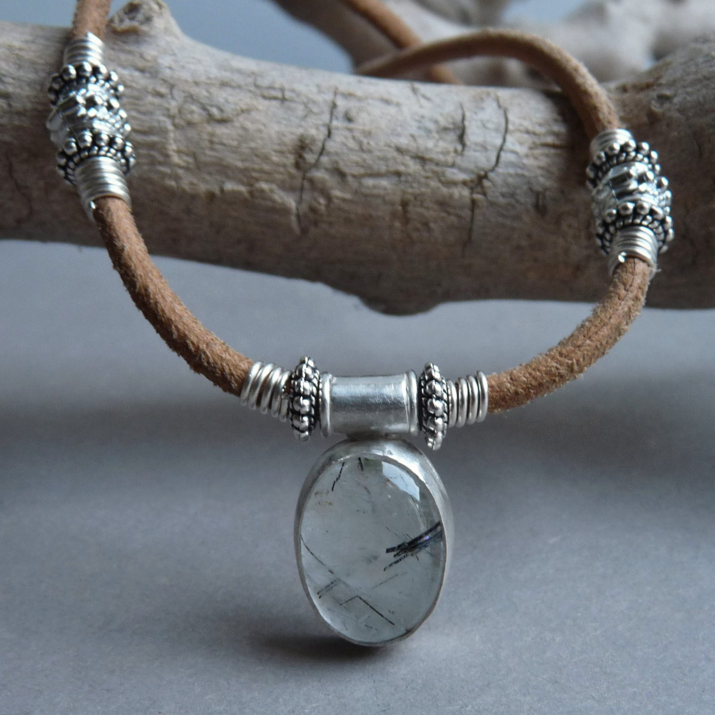 Herrenhalskette - Lederkette mit silbernem Turmalinquarz-Anhänger