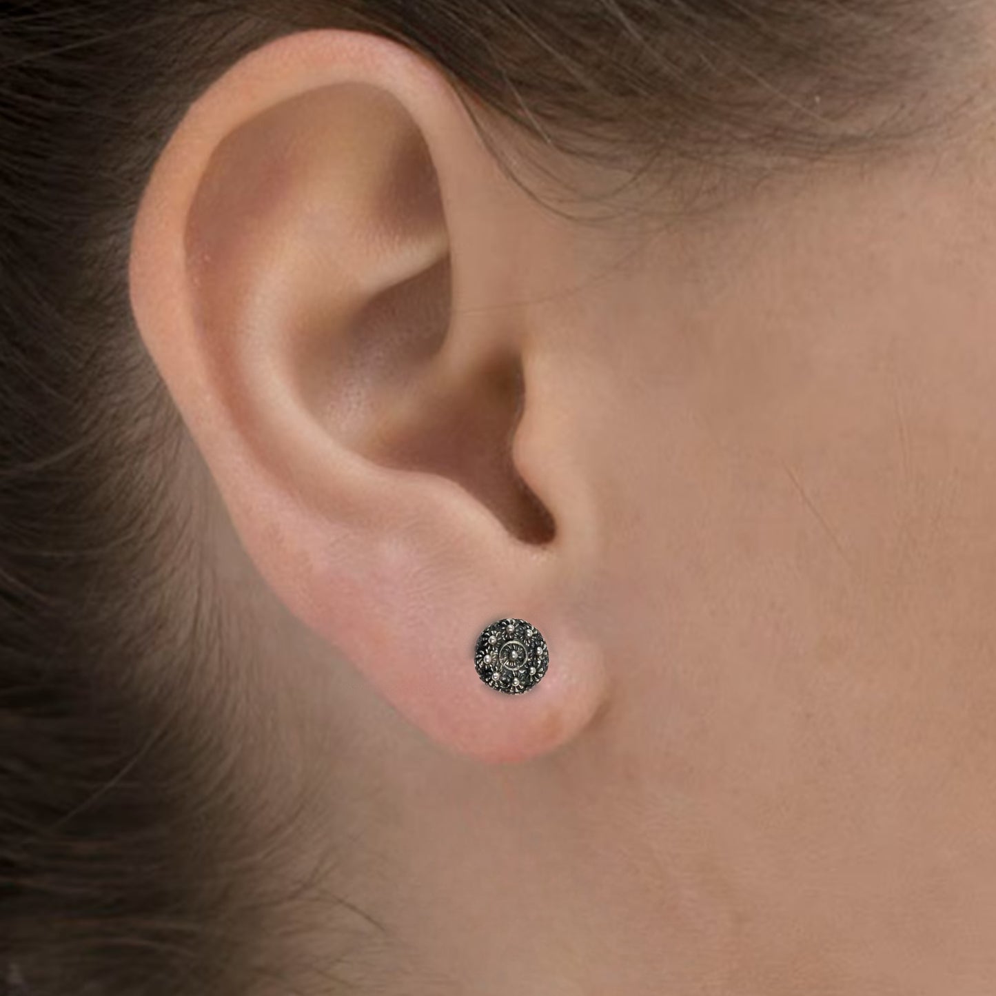 Silberner Pandora-Anhänger mit Goes-Knopf – traditioneller niederländischer Schmuck