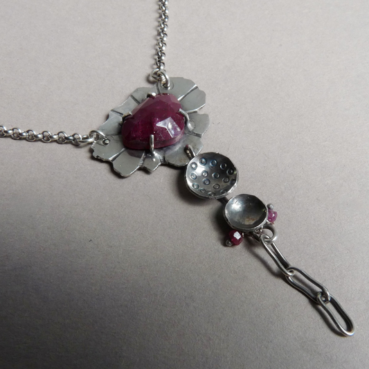 Silver pendant with Ropada garnet – handmade jewelry