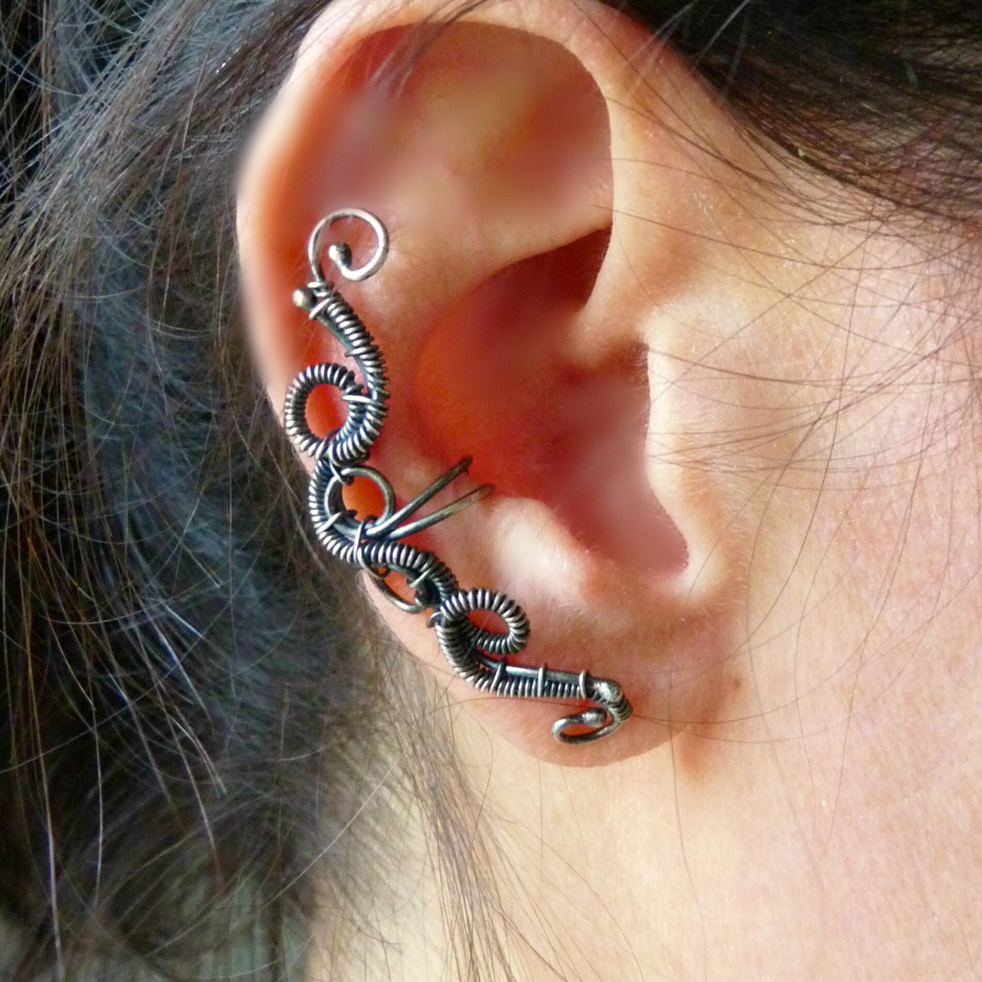 handgemaakte-zilveren-ear-cuff-sierlijk-ontwerp