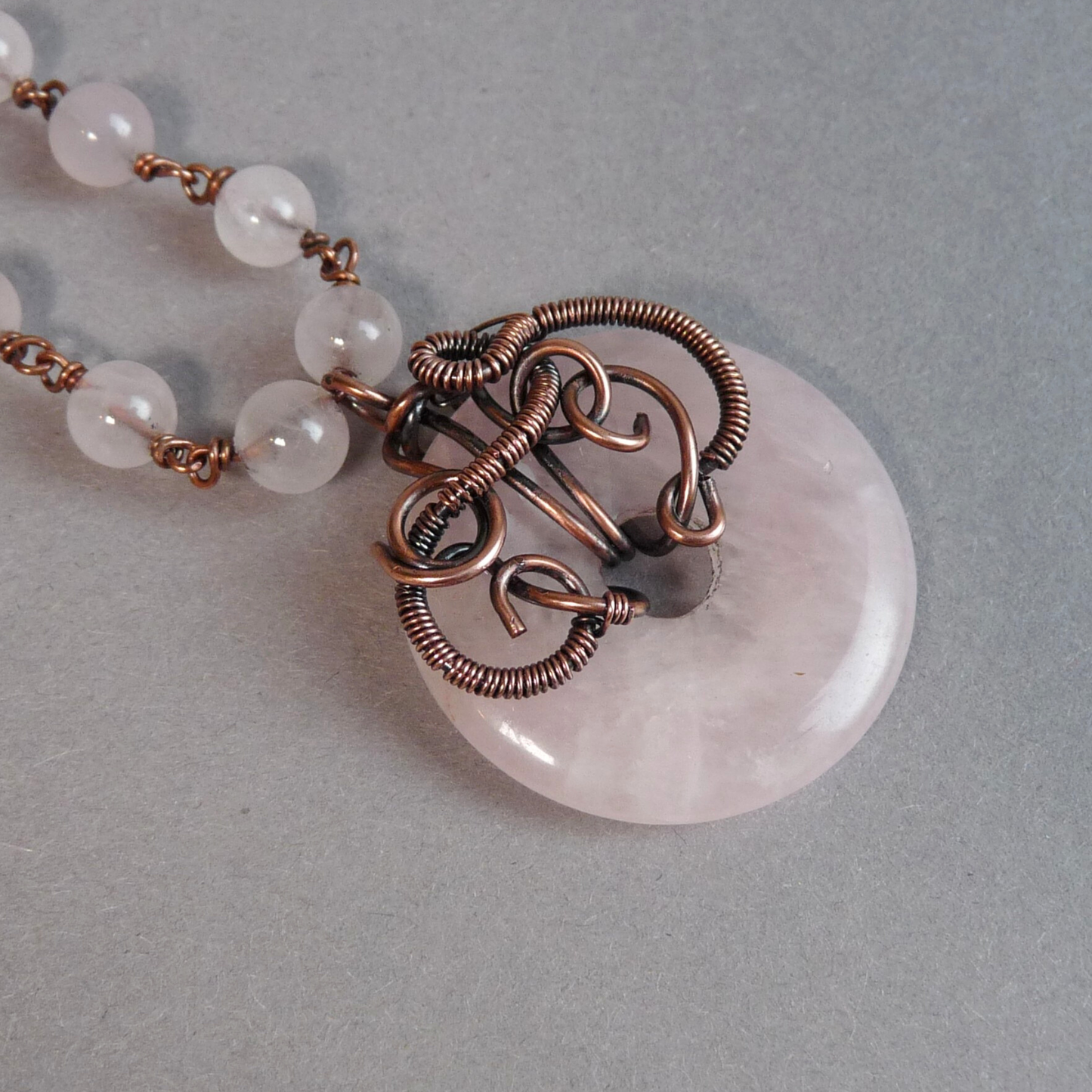 Herren-Perlenkette mit Rosenquarz-Donut