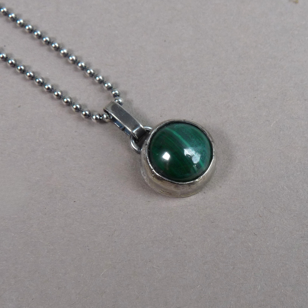 Zilveren heren ketting met hanger van Malachiet