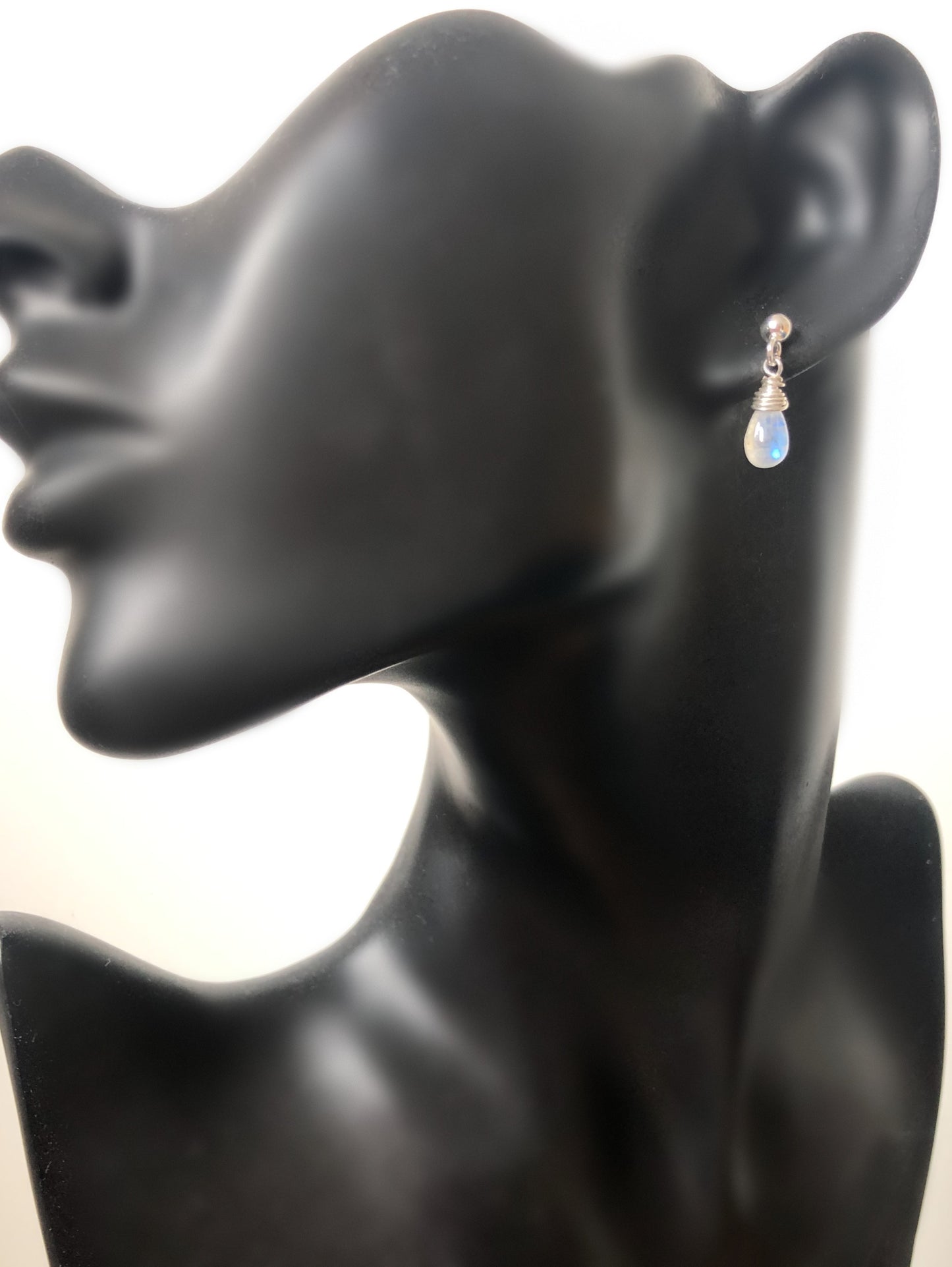 Silver drop earrings with moonstone