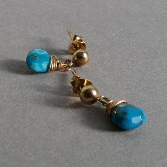 14k Goldfilled oorknopjes met Turquoise druppeltje