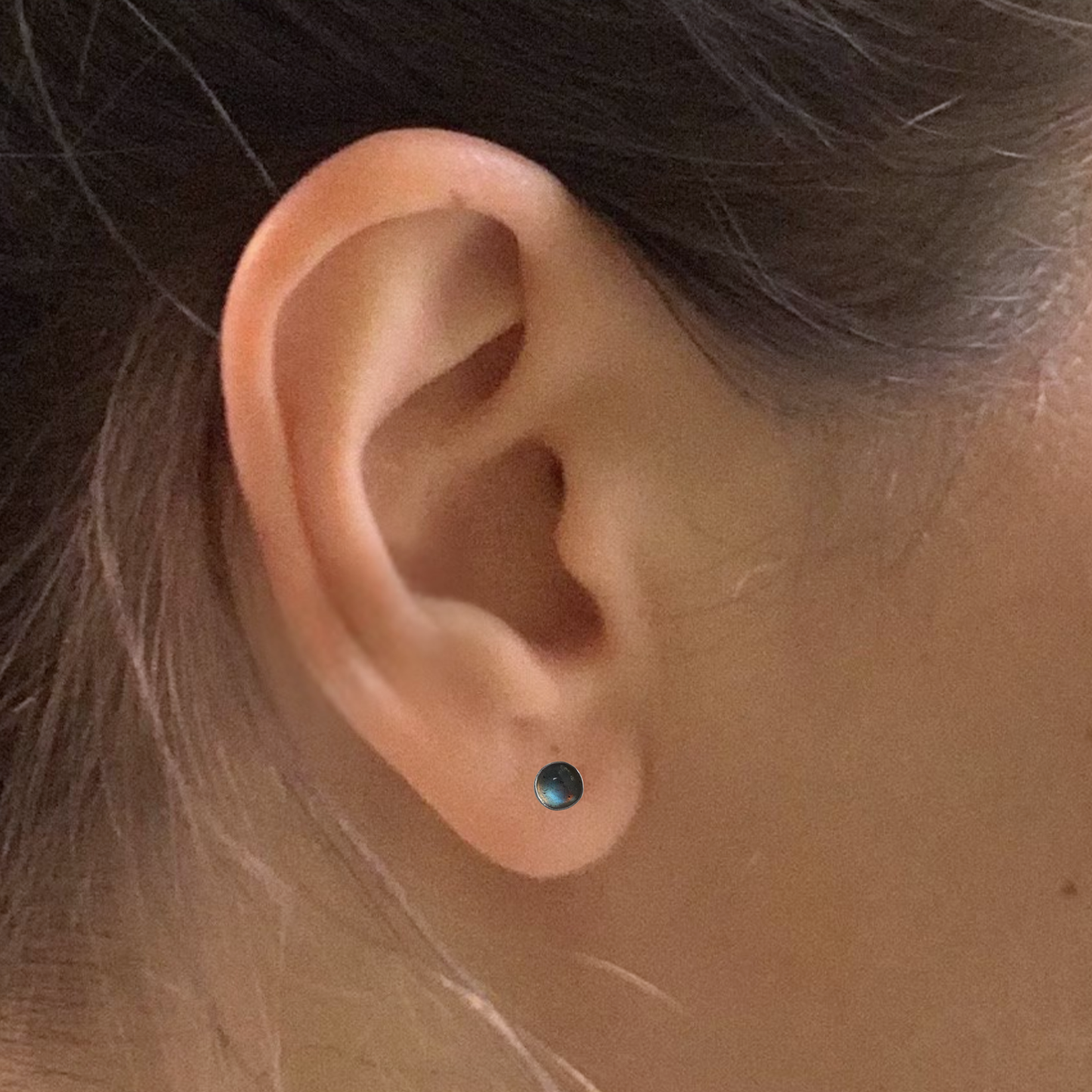 Kleine zilveren oorknopjes met Labradoriet