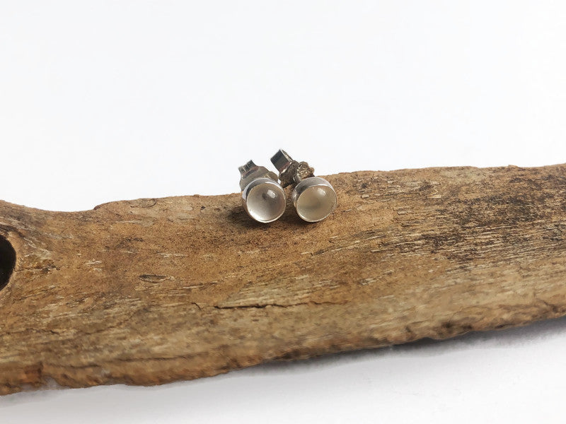 Silver men's stud earrings with quartz