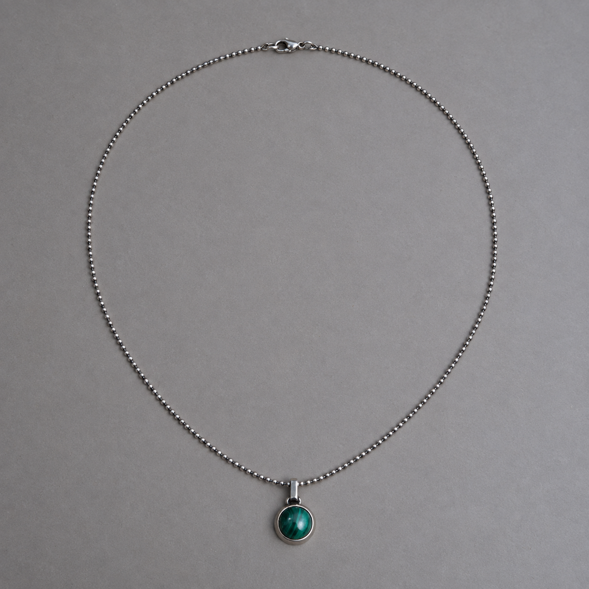 Zilveren heren ketting met hanger van Malachiet