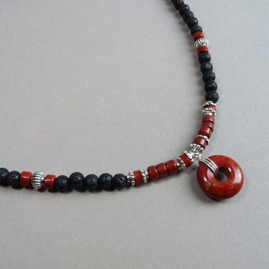 Herrenhalskette mit Naturstein – Roter Jaspis und Lava
