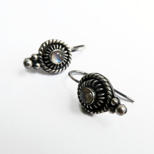 Gemstone earrings handmade – Labradorite earrings in silver
