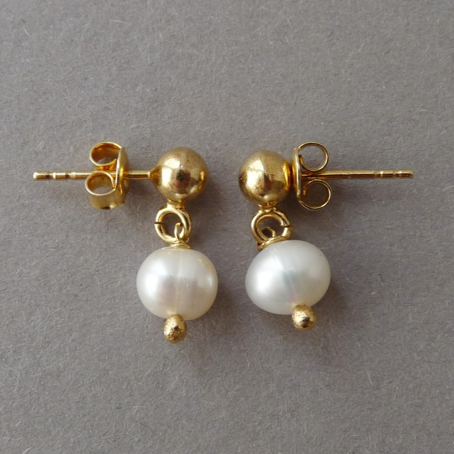 Gold Stud Earrings with Freshwater Pearl – Elegant Pearl Earrings