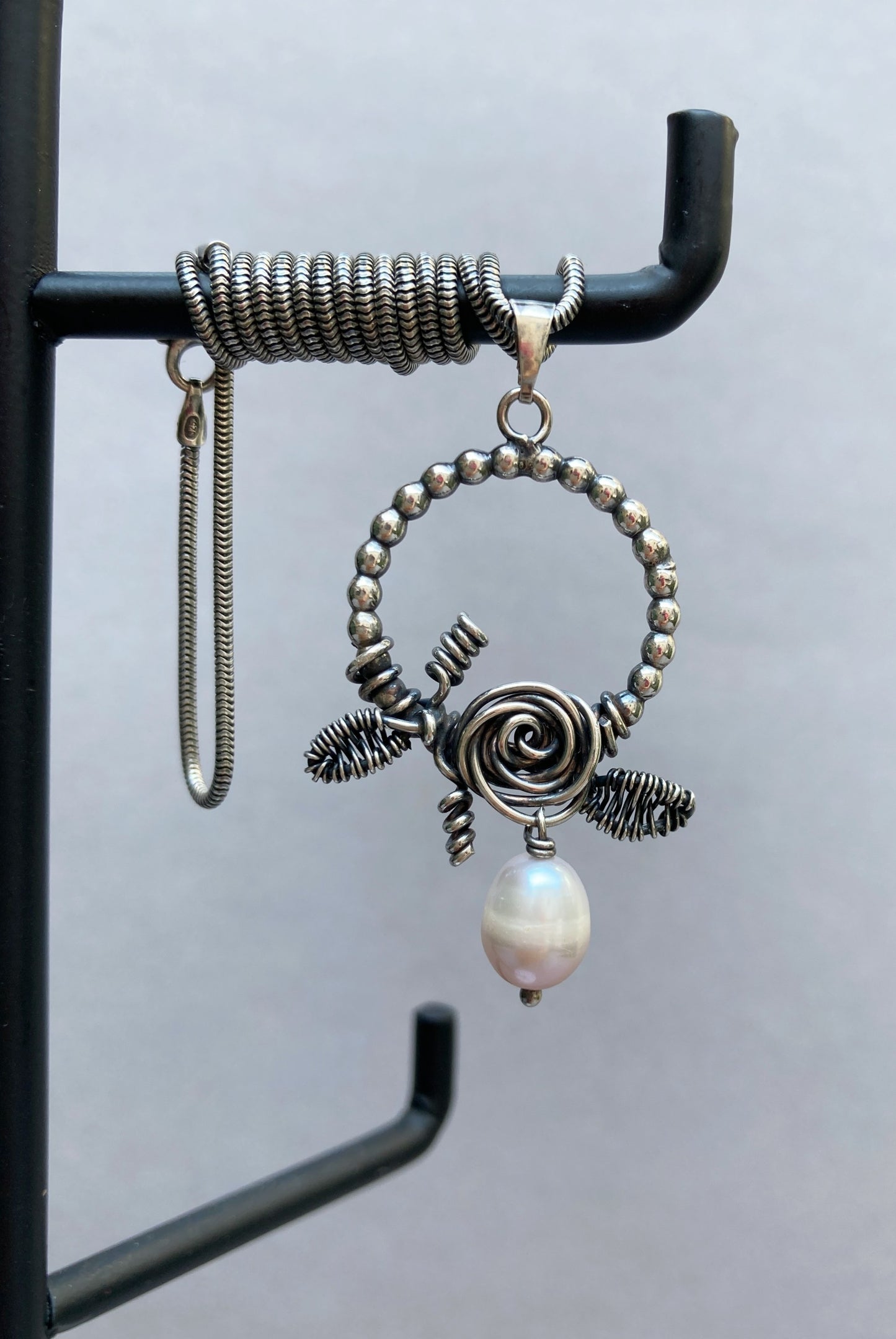 Silver Pearl Pendant Necklace with Rose