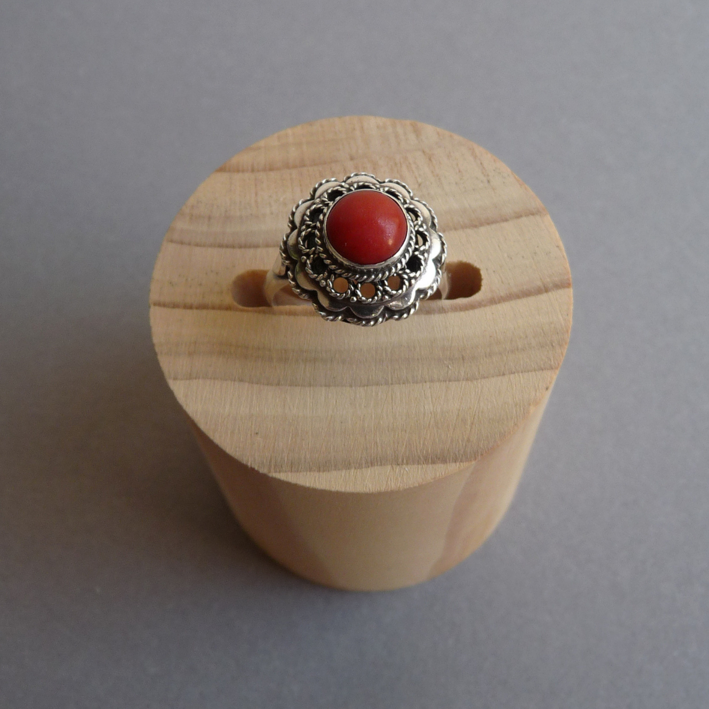 Vintage zilveren ring met Bloedkoraal