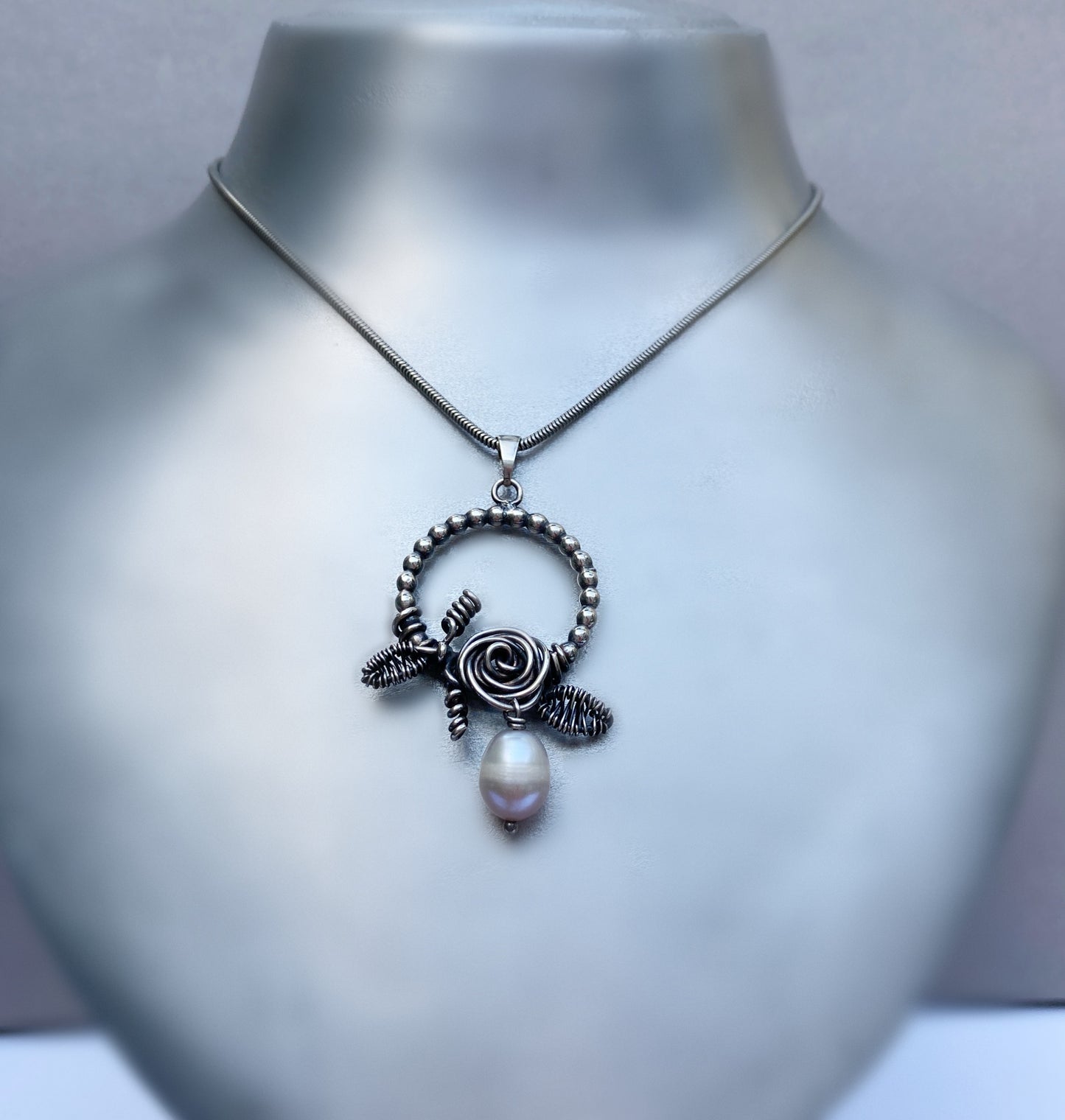 Silver Pearl Pendant Necklace with Rose