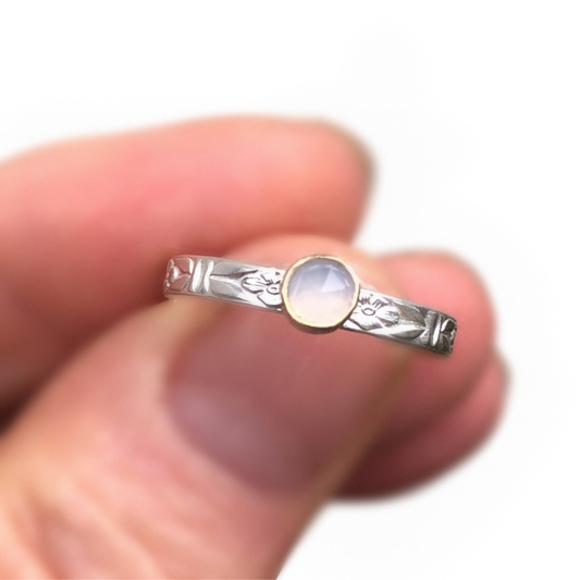 Vriendschapsring met Chalcedoon – handgemaakte belofte- of verlovingsring