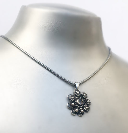 Jewelry from Enkhuizen - Zeeland button pendant necklace