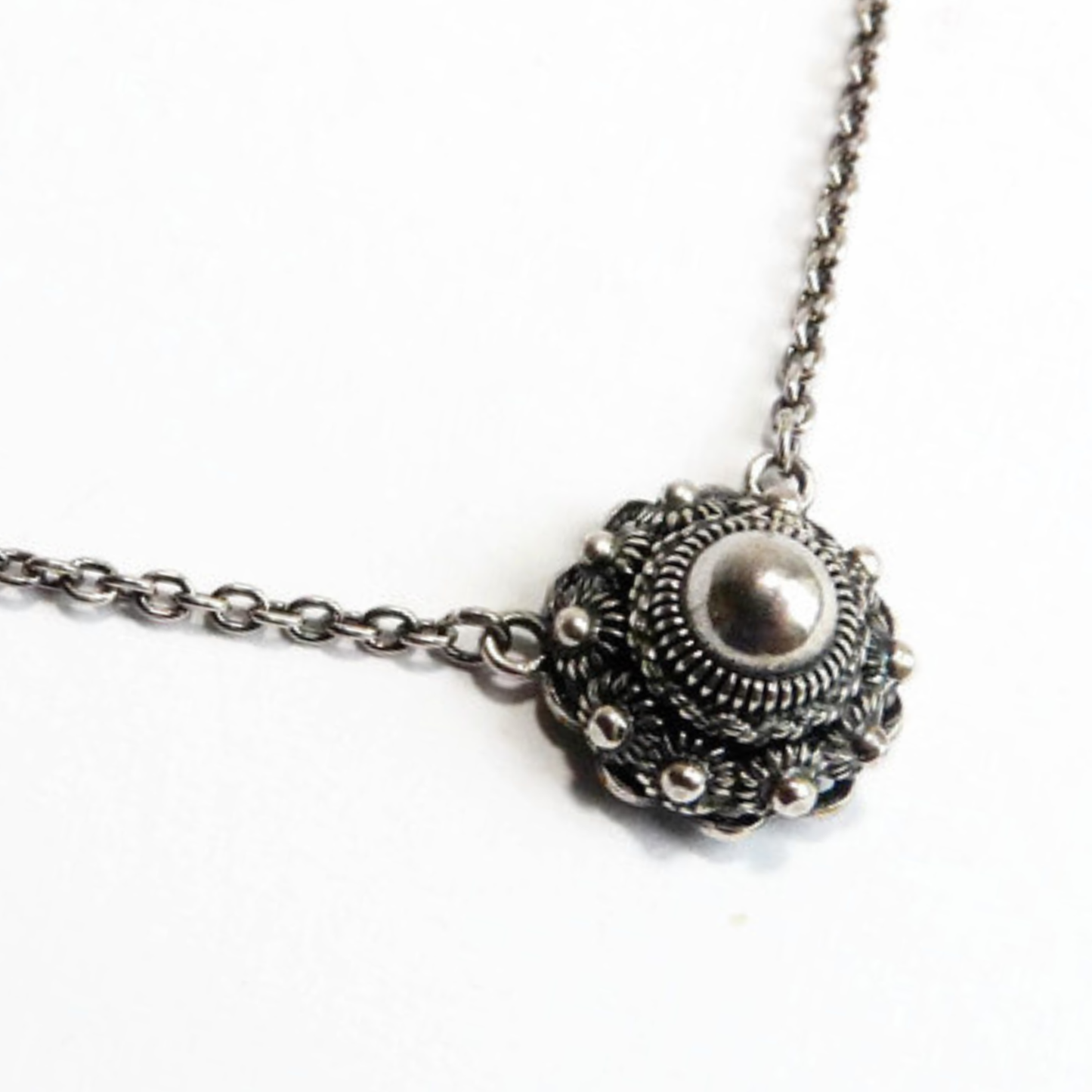Zeeland knot necklace - Silver pendant necklace with authentic knot