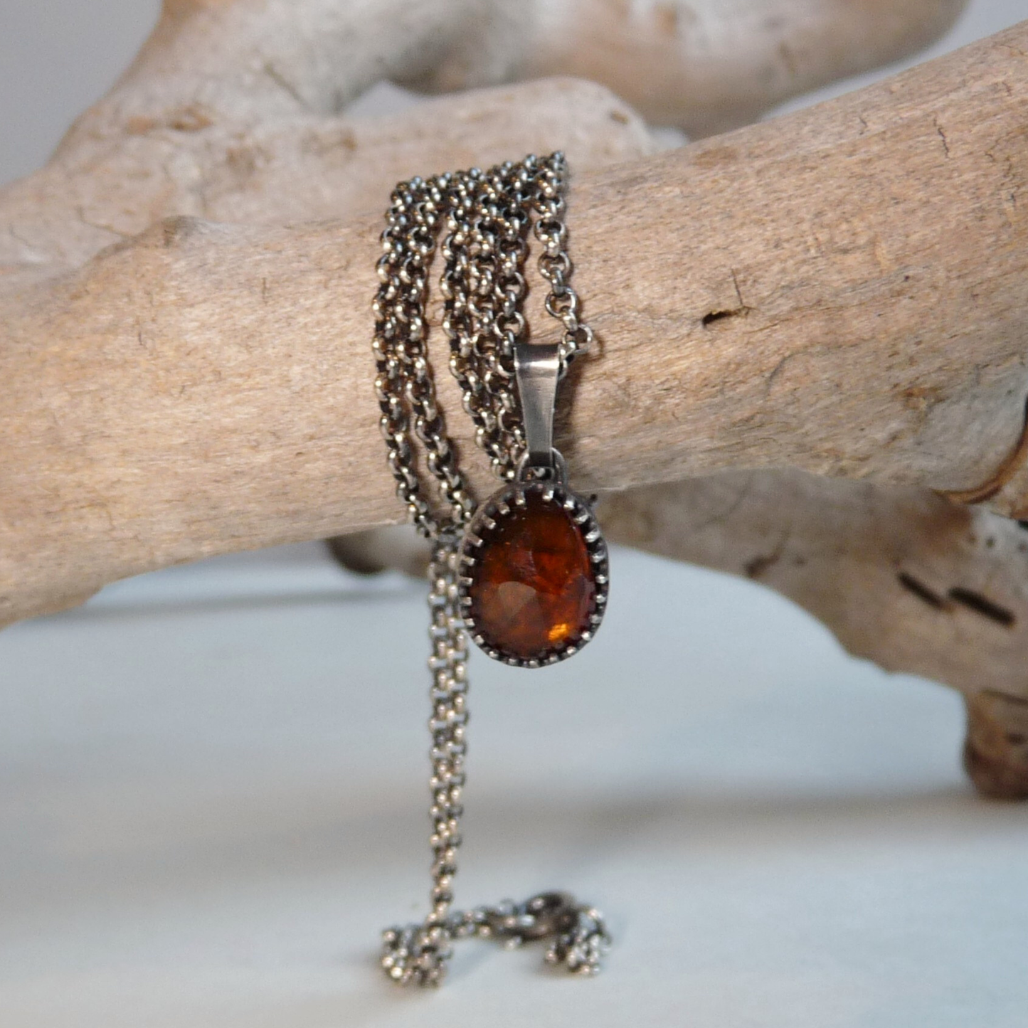 Edelsteen ketting voor heren met Hessoniet