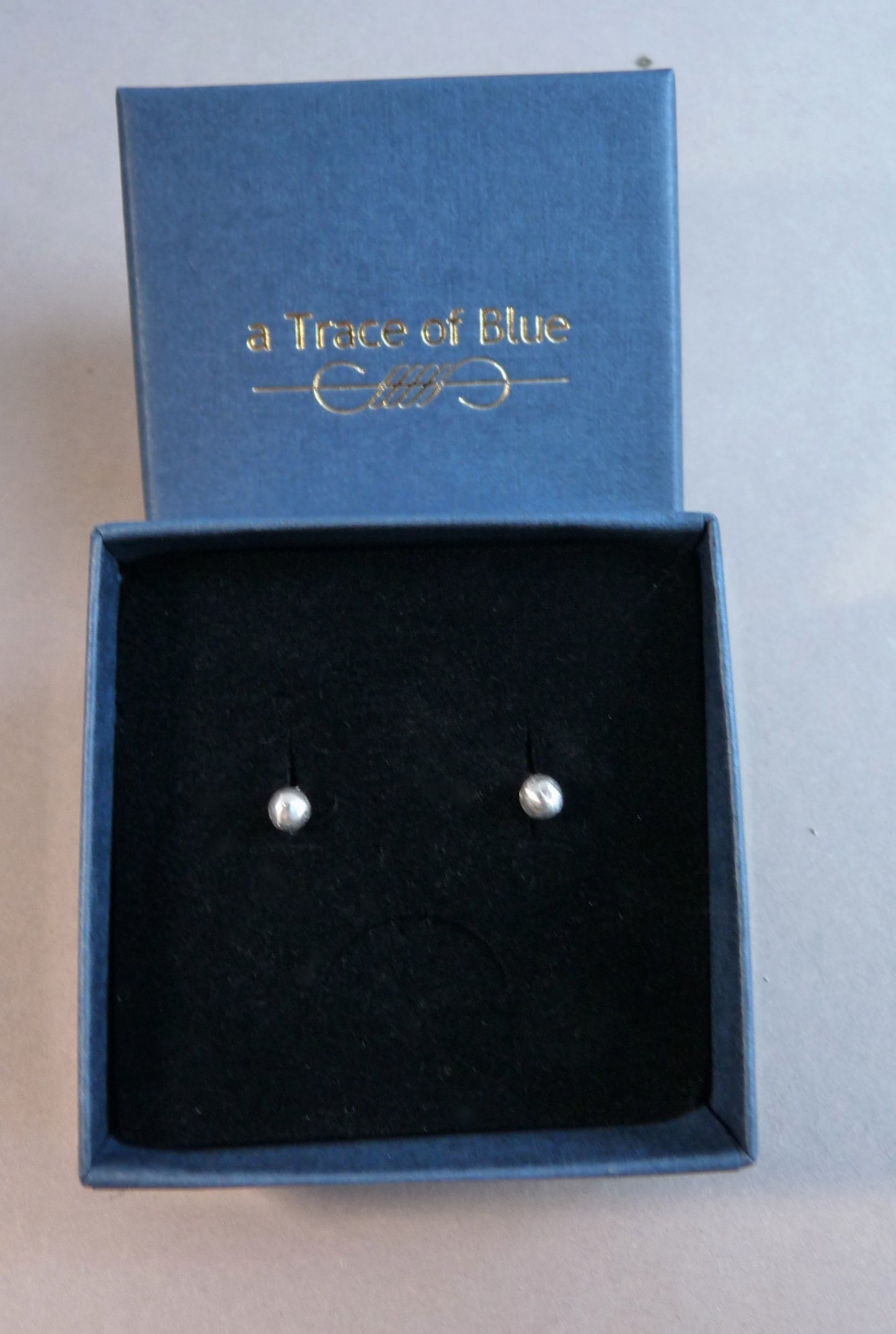 Silver men's stud earrings - 4 mm handmade stud - per piece - minimalist earring