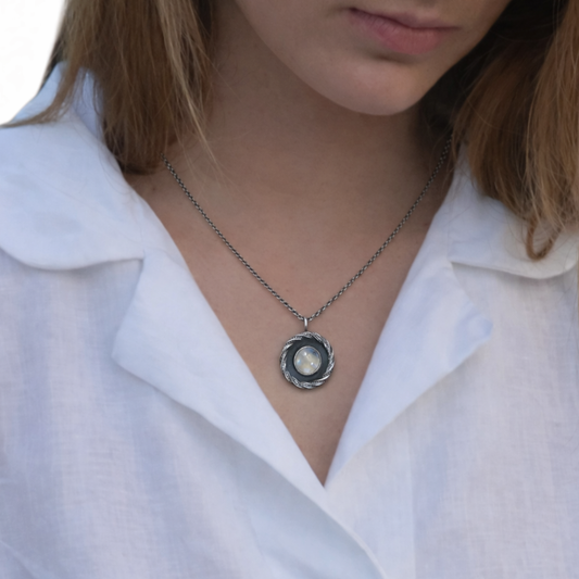 Silver Necklace with Moonstone – Wear your strength