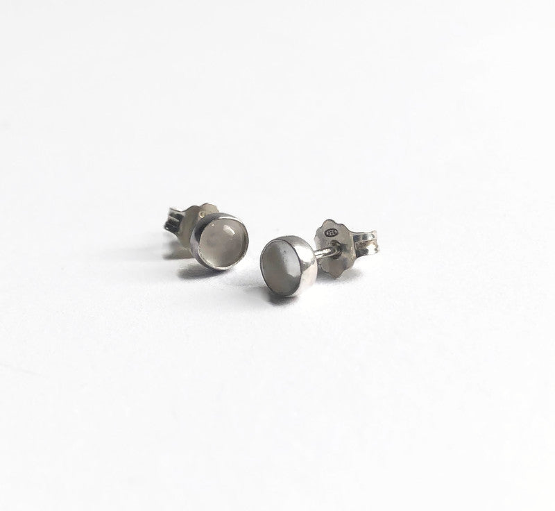 Silver men's stud earrings with quartz